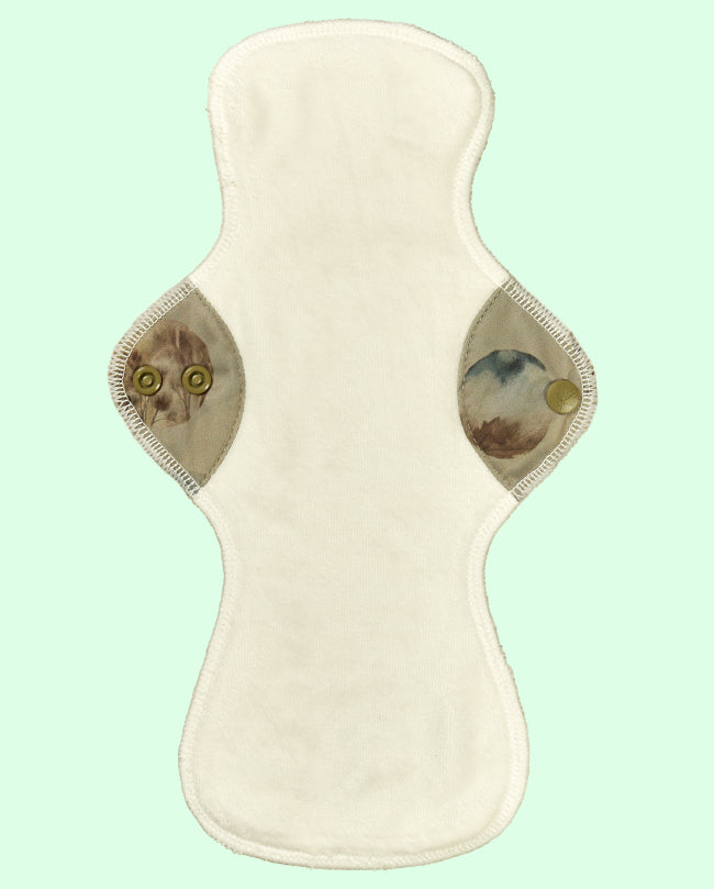 
                  
                    Timglasformad tygbinda, bambu mot huden, 31cm
                  
                