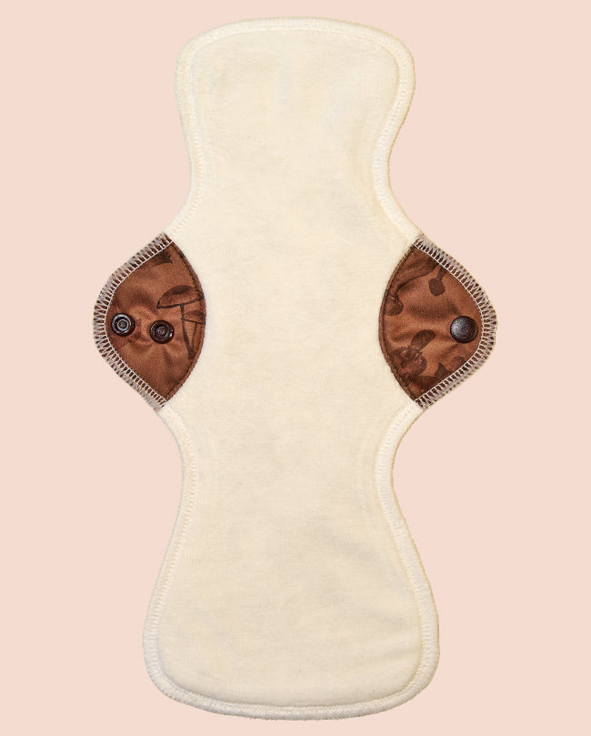 
                  
                    Timglasformad tygbinda, bambu mot huden, 31cm
                  
                