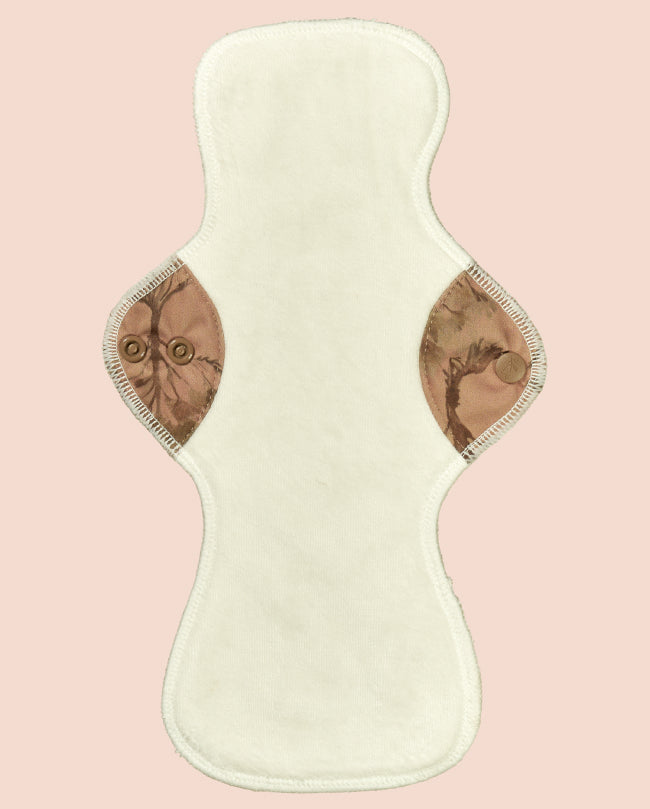 
                  
                    Timglasformad tygbinda, bambu mot huden, 31cm
                  
                