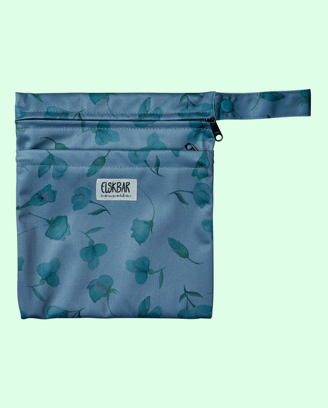 Liten PUL-påse med 2 fack, rymmer 1-2 tygblöjor, 20x22 cm