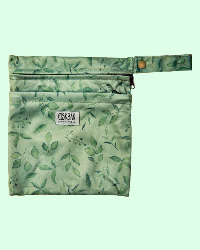 Liten PUL-påse med 2 fack, rymmer 1-2 tygblöjor, 20x22 cm