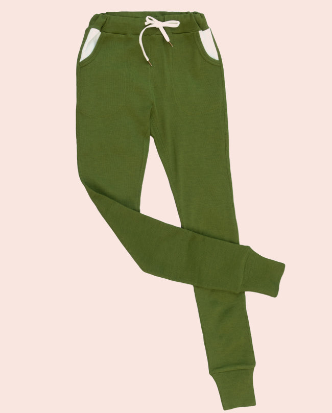 Joggingbyxor i ribbstickad merinoull från MaM by ManyMonths, färg Garden Moss Green