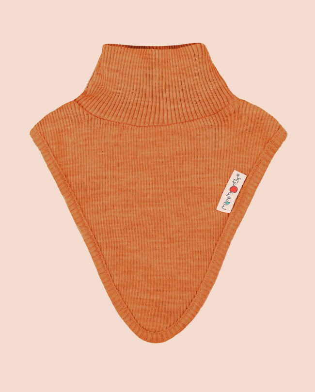 Halskrage i ribbstickad merinoull från ManyMonths, färg Tangerine Marmalade